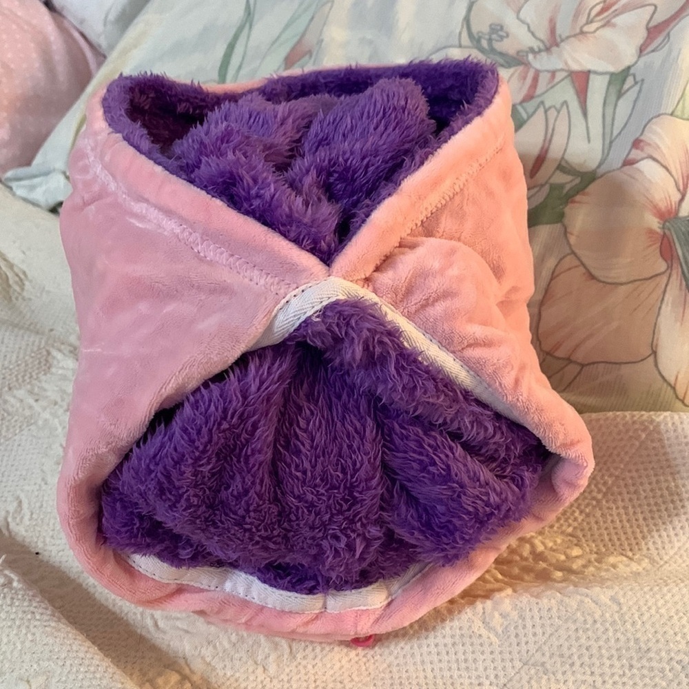 Stuffy with a surprise,💥it hides a hoodie - Picture 9 of 13